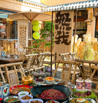 大排檔、老破小、新中式......這輪“火鍋場景”太炸裂