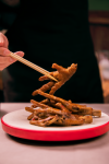 小鳳爪成就大生意，揭秘多家火鍋餐企都在用的鳳爪供應(yīng)鏈